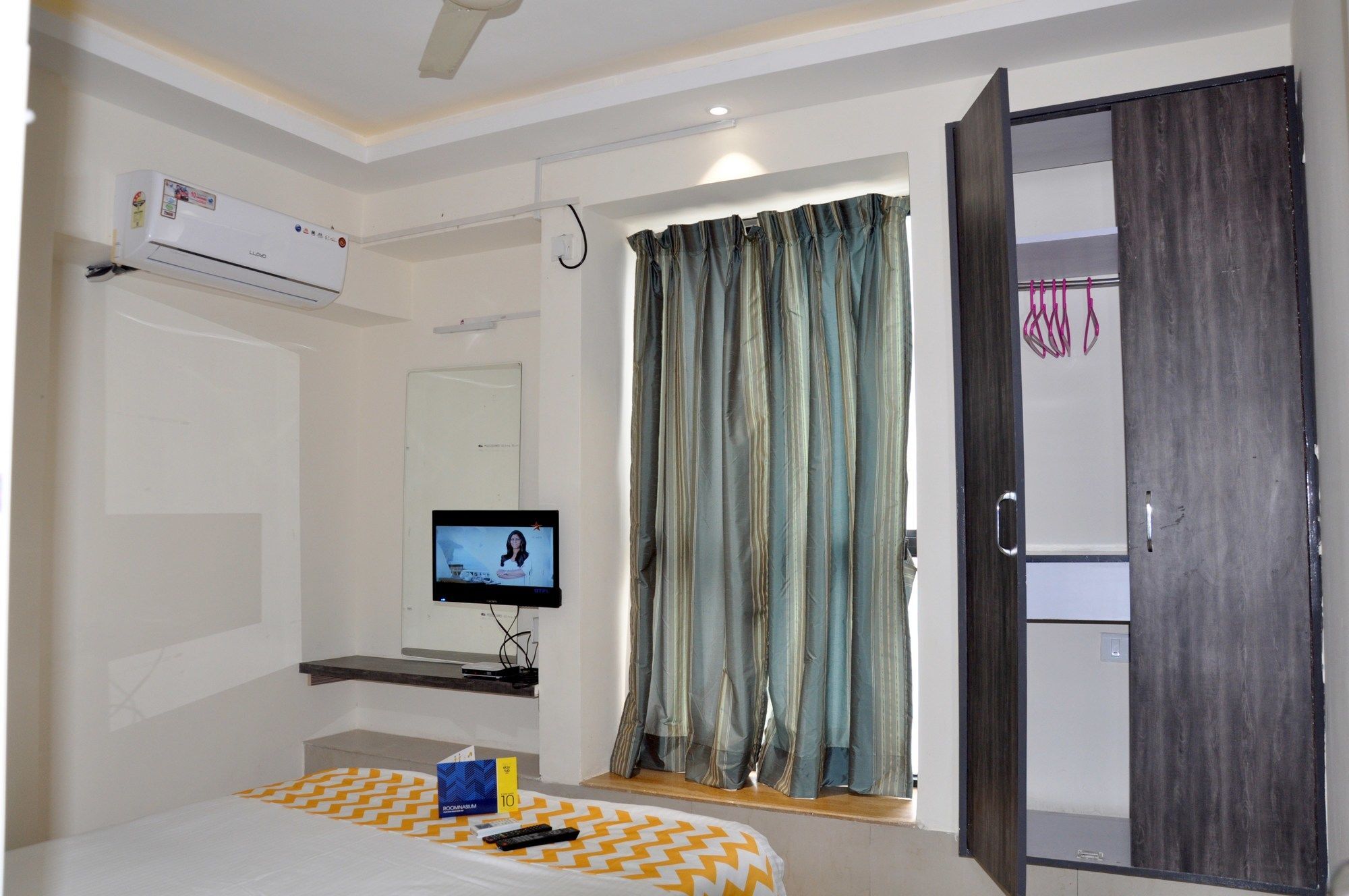Fabhotel Magnus Calypso Viman Nagar Poona Buitenkant foto